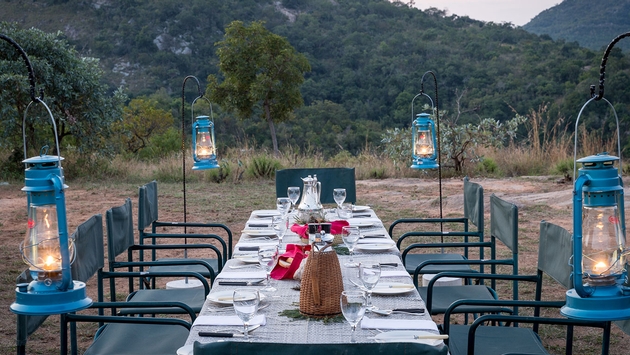 Tomjachu Bush Retreat outdoor dining set up